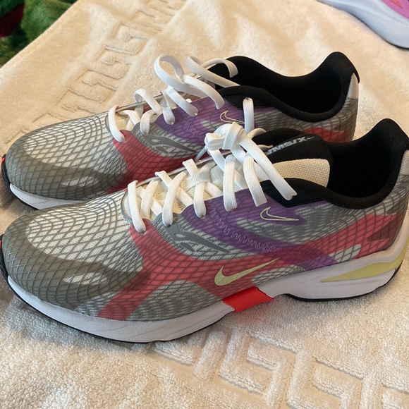 Nikes - Picture 1 of 6